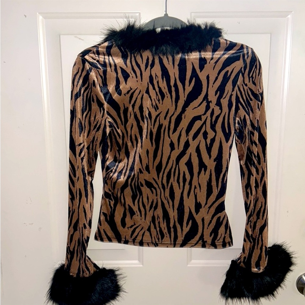 COPY - SHEIN animal print velvet top with fur